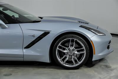 2017 Chevrolet Corvette Stingray Z51   - Photo 15 - Joliet, IL 60435