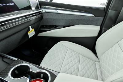 2026 Cadillac Escalade-V RARE EXECUTIVE PACKAGE!   - Photo 39 - Joliet, IL 60435