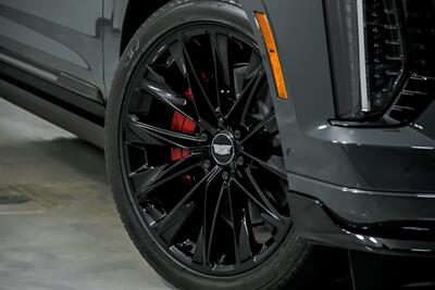 2026 Cadillac Escalade-V RARE EXECUTIVE PACKAGE!   - Photo 4 - Joliet, IL 60435