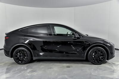 2023 Tesla Model Y Long Range   - Photo 14 - Joliet, IL 60435