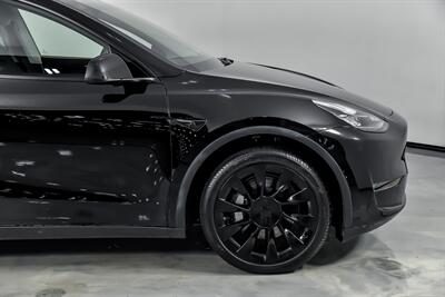 2023 Tesla Model Y Long Range   - Photo 15 - Joliet, IL 60435