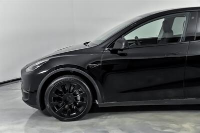 2023 Tesla Model Y Long Range   - Photo 7 - Joliet, IL 60435