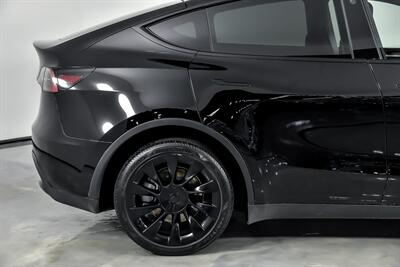 2023 Tesla Model Y Long Range   - Photo 13 - Joliet, IL 60435