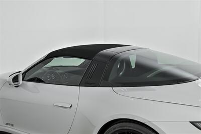 2022 Porsche 911 Targa 4 GTS   - Photo 24 - Joliet, IL 60435