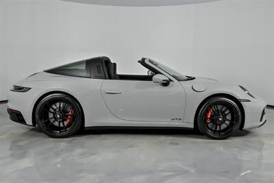 2022 Porsche 911 Targa 4 GTS   - Photo 14 - Joliet, IL 60435