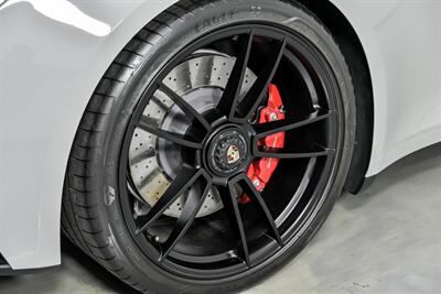 2022 Porsche 911 Targa 4 GTS   - Photo 16 - Joliet, IL 60435