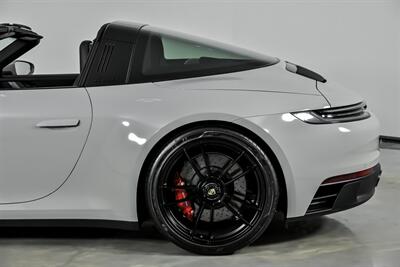 2022 Porsche 911 Targa 4 GTS   - Photo 9 - Joliet, IL 60435