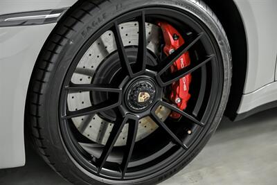2022 Porsche 911 Targa 4 GTS   - Photo 18 - Joliet, IL 60435
