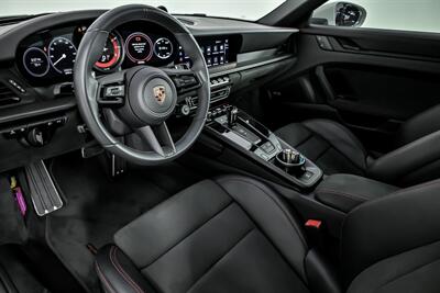 2022 Porsche 911 Targa 4 GTS   - Photo 28 - Joliet, IL 60435