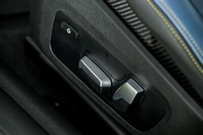 2022 BMW M4 Competition-CARBON BUCKETS   - Photo 28 - Joliet, IL 60435