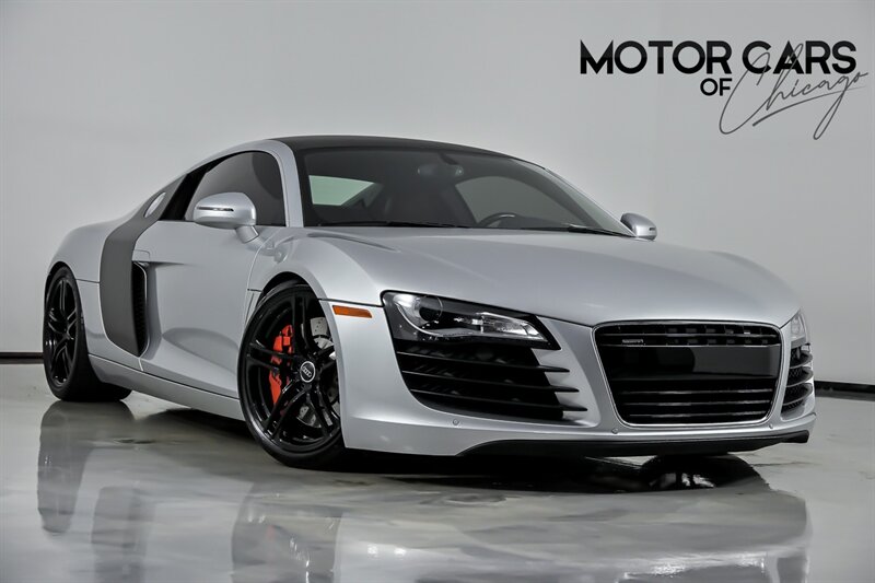 Ice Silver Metallic 2009 Audi R8 quattro Coupe AWD Coupe All-Wheel Drive 6-Speed Manual