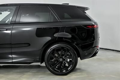 2025 Land Rover Range Rover Sport P460e Dynamic SE - Photo 9 - Joliet, IL 60435