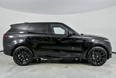 2025 Land Rover Range Rover Sport P460e Dynamic SE - Photo 14 - Joliet, IL 60435