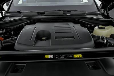 2025 Land Rover Range Rover Sport P460e Dynamic SE - Photo 17 - Joliet, IL 60435