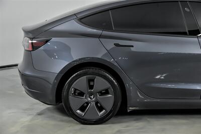 2022 Tesla Model 3   - Photo 13 - Joliet, IL 60435