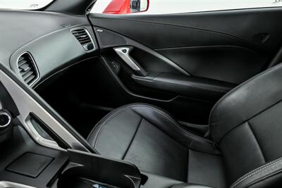 2015 Chevrolet Corvette Stingray   - Photo 34 - Joliet, IL 60435