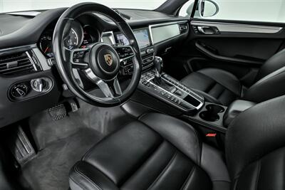 2020 Porsche Macan Turbo   - Photo 21 - Joliet, IL 60435