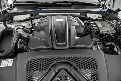 2020 Porsche Macan Turbo   - Photo 17 - Joliet, IL 60435