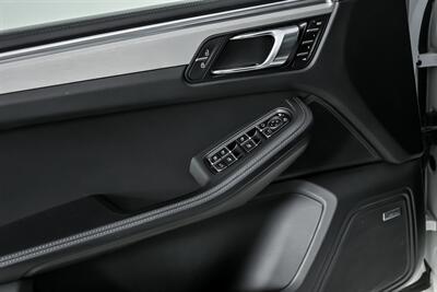 2020 Porsche Macan Turbo   - Photo 18 - Joliet, IL 60435