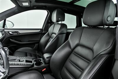 2020 Porsche Macan Turbo   - Photo 23 - Joliet, IL 60435
