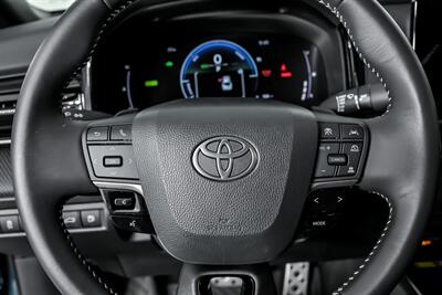 2025 Toyota Camry SE   - Photo 26 - Joliet, IL 60435