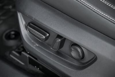 2025 Toyota Camry SE   - Photo 24 - Joliet, IL 60435