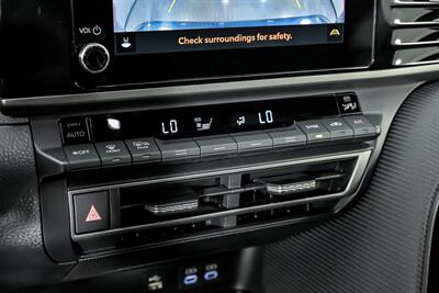 2025 Toyota Camry SE   - Photo 31 - Joliet, IL 60435