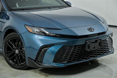 2025 Toyota Camry SE   - Photo 3 - Joliet, IL 60435