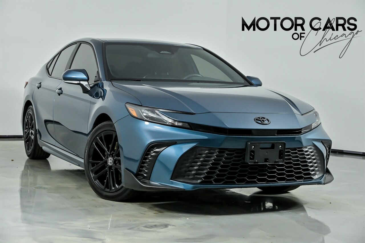 2025 Toyota Camry SE   - Photo 1 - Joliet, IL 60435