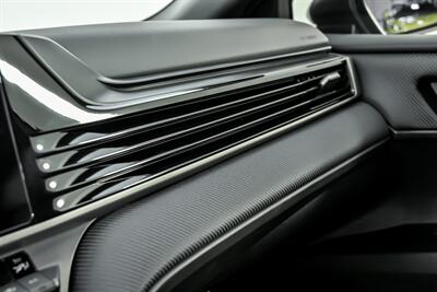 2025 Toyota Camry SE   - Photo 34 - Joliet, IL 60435