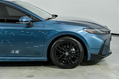2025 Toyota Camry SE   - Photo 15 - Joliet, IL 60435