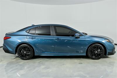 2025 Toyota Camry SE   - Photo 14 - Joliet, IL 60435