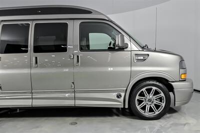 2018 GMC Savana 2500-9 PASSENGER EXPLORER CONVERSION - Photo 13 - Joliet, IL 60435