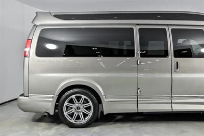 2018 GMC Savana 2500-9 PASSENGER EXPLORER CONVERSION - Photo 12 - Joliet, IL 60435