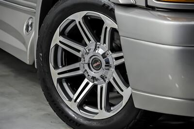 2018 GMC Savana 2500-9 PASSENGER EXPLORER CONVERSION - Photo 4 - Joliet, IL 60435