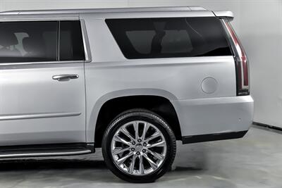 2019 Cadillac Escalade ESV Luxury   - Photo 9 - Joliet, IL 60435