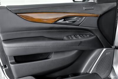 2019 Cadillac Escalade ESV Luxury   - Photo 17 - Joliet, IL 60435