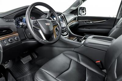 2019 Cadillac Escalade ESV Luxury   - Photo 20 - Joliet, IL 60435