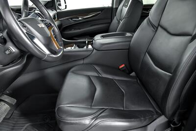 2019 Cadillac Escalade ESV Luxury   - Photo 21 - Joliet, IL 60435