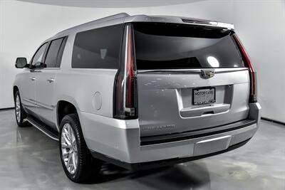 2019 Cadillac Escalade ESV Luxury   - Photo 10 - Joliet, IL 60435
