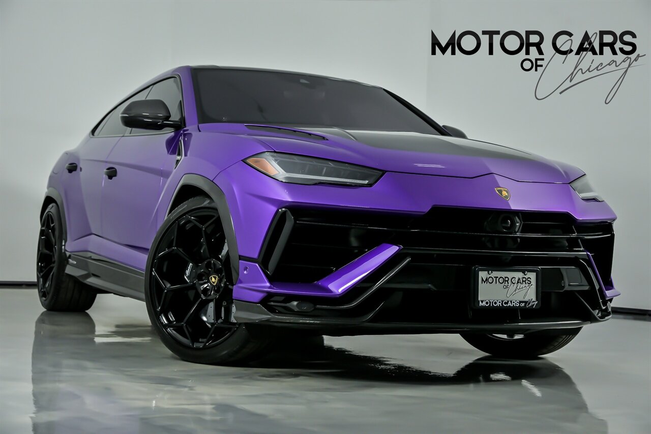 2023 Lamborghini Urus Performante's photo