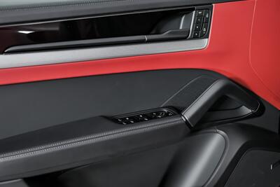 2024 Porsche Cayenne   - Photo 18 - Joliet, IL 60435