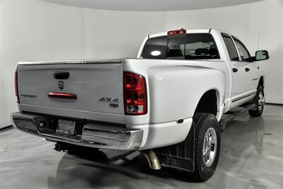 2005 Dodge Ram 3500 Laramie   - Photo 12 - Joliet, IL 60435