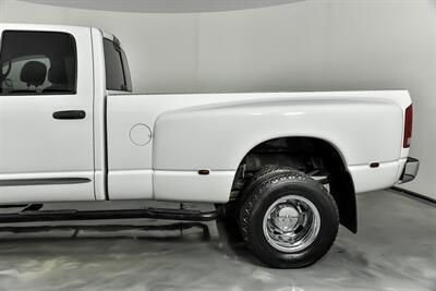 2005 Dodge Ram 3500 Laramie   - Photo 9 - Joliet, IL 60435