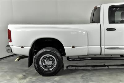 2005 Dodge Ram 3500 Laramie   - Photo 13 - Joliet, IL 60435