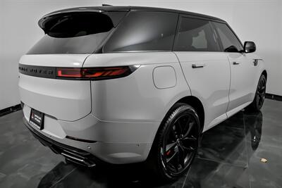 2023 Land Rover Range Rover Sport P400 Dynamic SE   - Photo 12 - Joliet, IL 60435