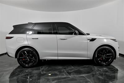 2023 Land Rover Range Rover Sport P400 Dynamic SE   - Photo 14 - Joliet, IL 60435