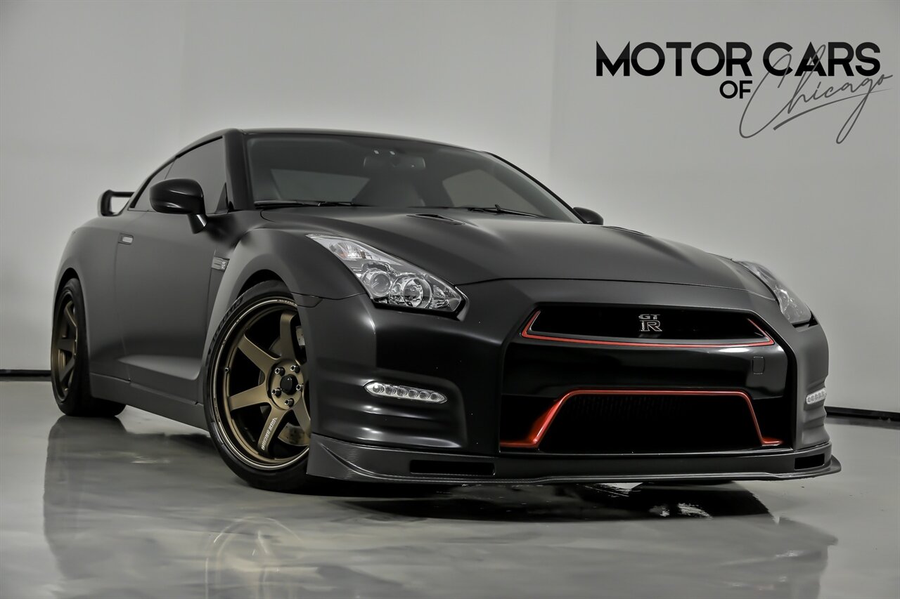 2012 Nissan GT-R Premium's photo
