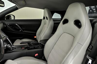 2012 Nissan GT-R Premium   - Photo 21 - Joliet, IL 60435