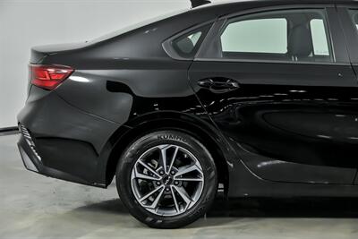 2024 Kia Forte LX - Photo 13 - Joliet, IL 60435